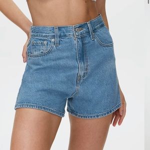 Levi’s Hogh Loose Shorts